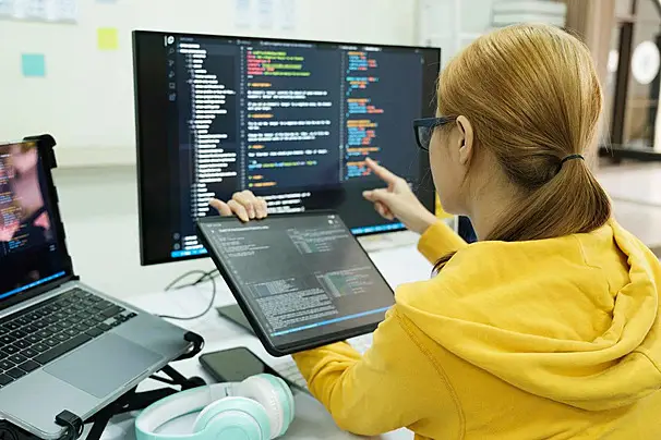 AI-Powered Service Support Application for Large Battery Manufacturers